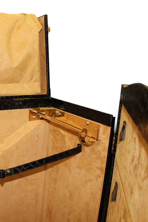 Royal Clothes Case